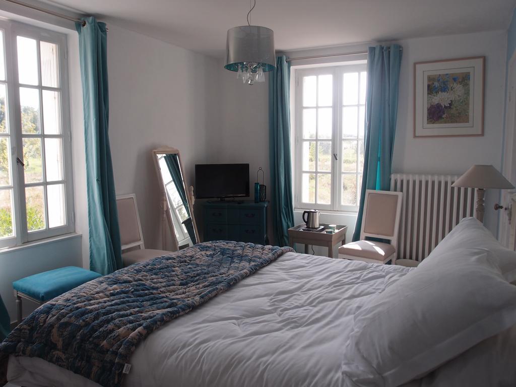Les Colonnes De Chanteloup Bed & Breakfast