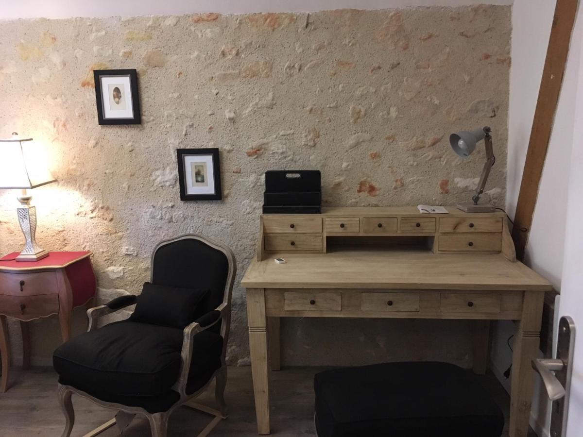 Les Colonnes De Chanteloup Couette-café
